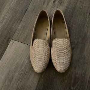 M. Gemi shoes. Size 39. White loafers. Cut leather to look like snake